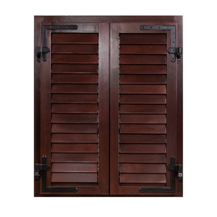 Solid wood shutters with adjustable slats [4]