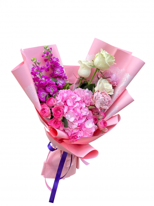 Buchet elegant cu trandafiri, minirosa, bujori, mathiola și hortensie – aranjament floral proaspăt și rafinat [2]