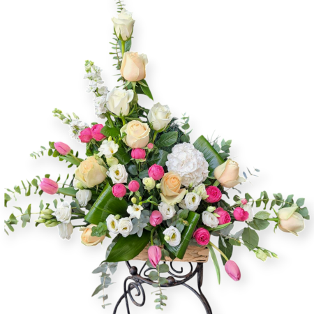 Aranjamente Florale - Aranjament floral cu trandafiri lalele si frezii Buqueteria