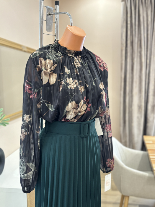 Bluză elegantă - negru floral [3]