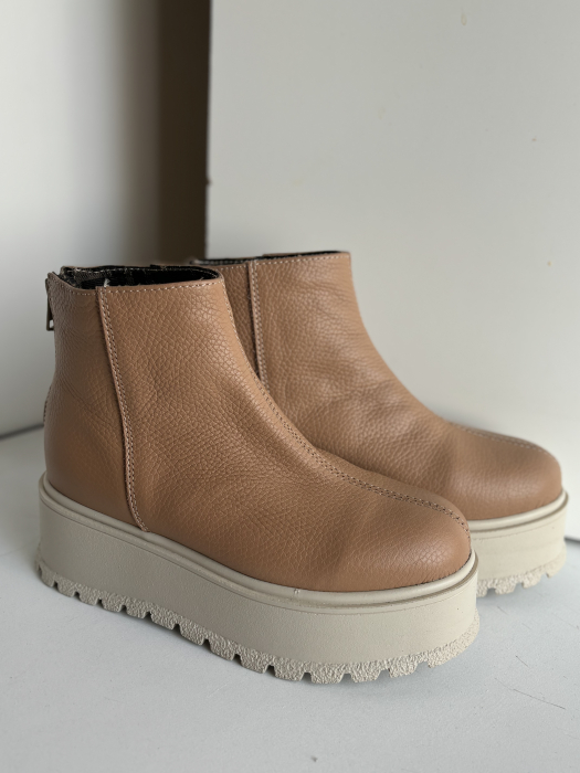 Botine cu talpă înaltă din piele naturală – fabricat în România [2]