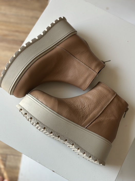 Botine cu talpă înaltă din piele naturală – fabricat în România [1]