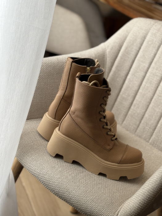 Bocanci bej din piele naturală – fabricați în România [1]