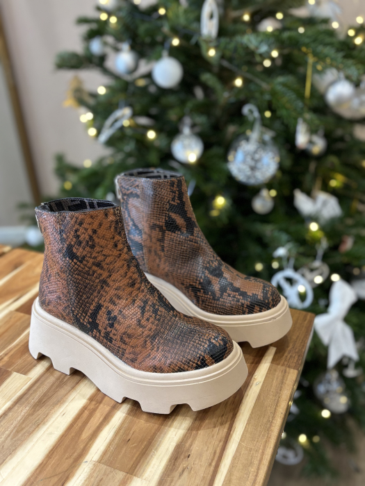 Botine croco maro din piele naturală – Made in Romania [8]