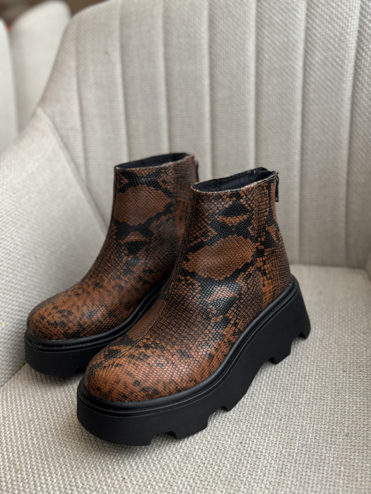 Botine croco maro din piele naturală – Made in Romania - [3]