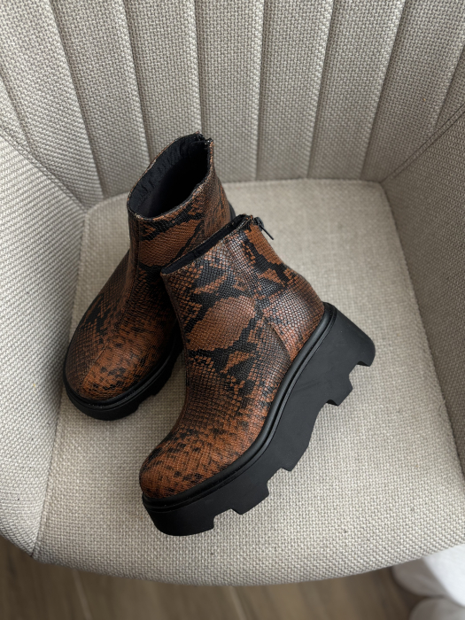 Botine croco maro din piele naturală – Made in Romania - [4]