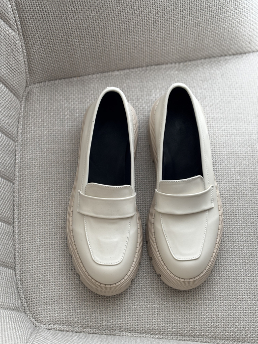 Loafers Ivory Chic [2]