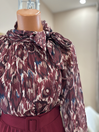 Bluză elegantă cu funda și inserții aurii - vișiniu [4]