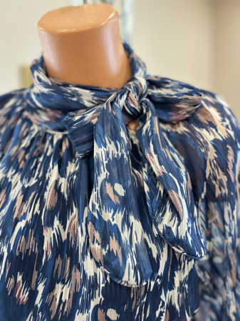 Bluze - Bluză elegantă cu funda și inserții aurii - albastru