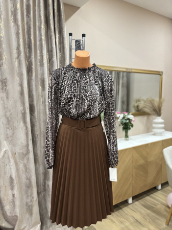 Bluză elegantă cu inserții aurii - maro [1]