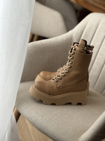 Bocanci bej din piele naturală – fabricați în România [1]