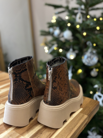 Botine croco maro din piele naturală – Made in Romania [2]