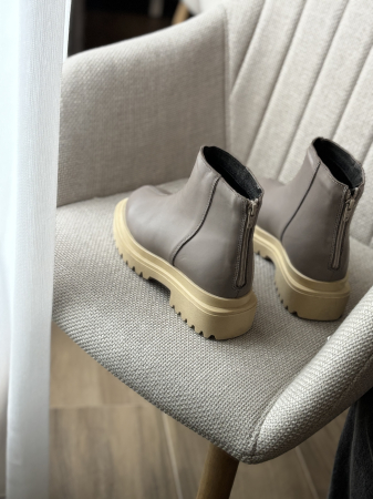 Botine grej  din piele naturală – Made in Romania [2]