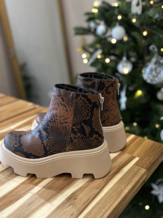 Botine croco maro din piele naturală – Made in Romania [4]