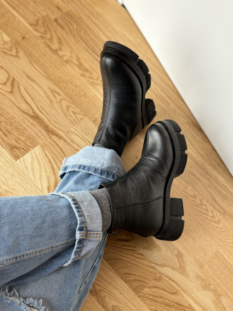 Încălțăminte - Botine din piele naturală – Made in Romania