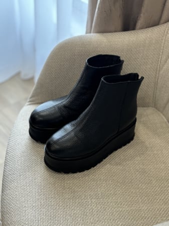 Încălțăminte - Botine din piele naturală – Made in Romania