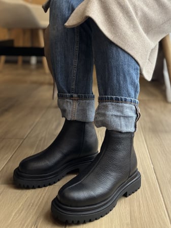 Încălțăminte - Botine din piele naturală – Made in Romania -