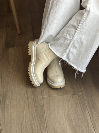 Botine din piele naturală bej deschis [7]