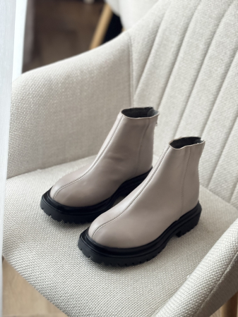 Încălțăminte - Botine grej  din piele naturală – Made in Romania