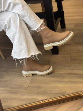 Încălțăminte - Botine bej  din piele naturală – Made in Romania - Copie