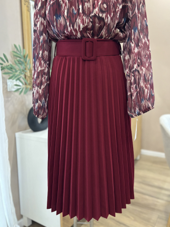 Fustă vișinie plisată cu curea [1]