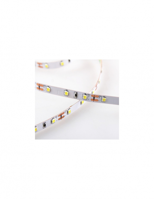 300 LED-es 2835 típusú szalag 5 mm [6]