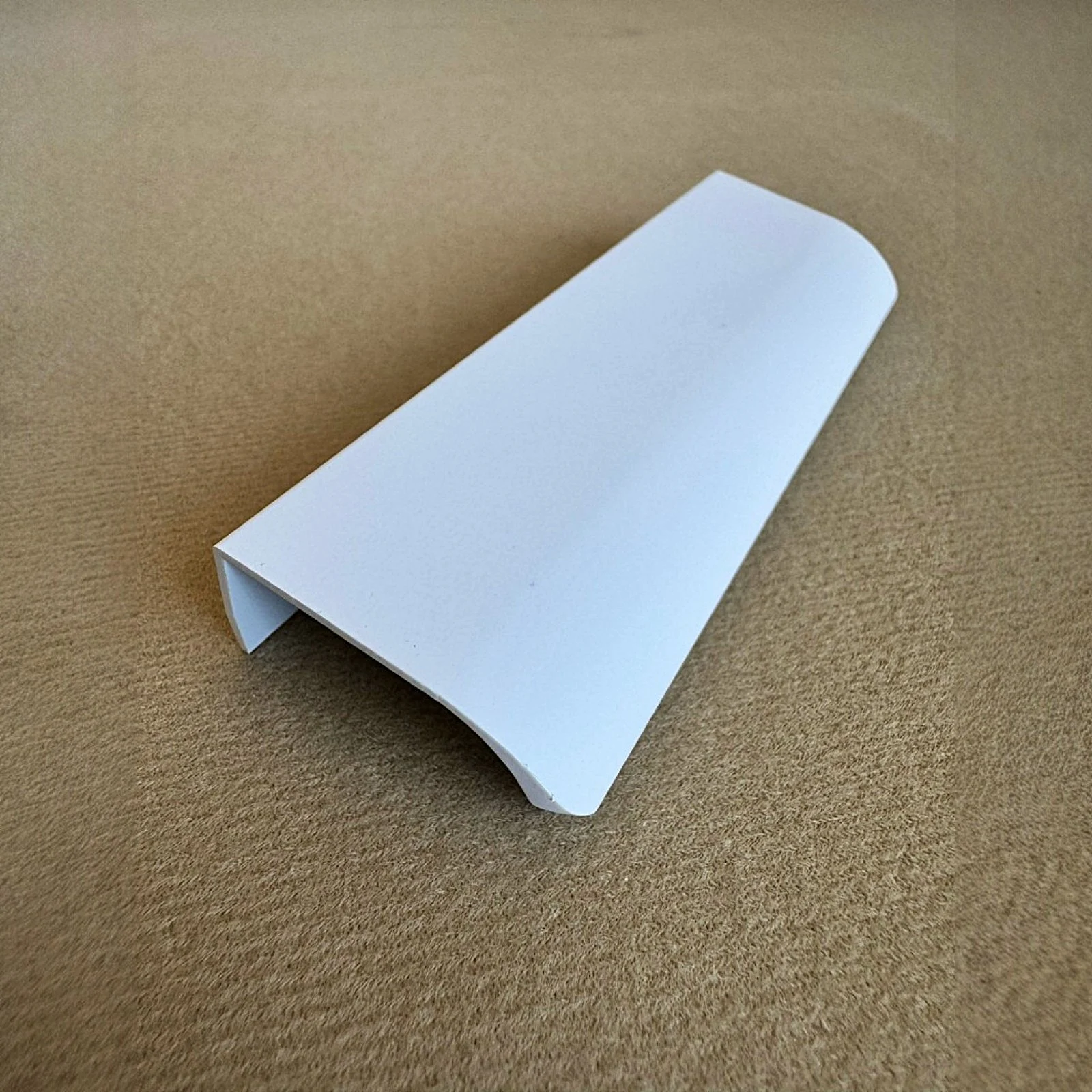 Bútorfogantyúk és bútorgombok - Edge butor fogantyú – matt fehér