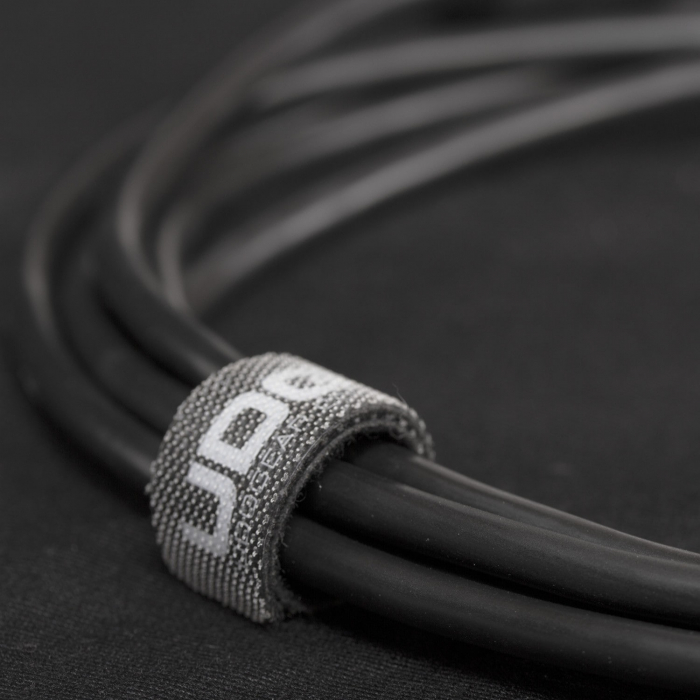 UDG Ultimate 1m Cable USB 2.0 Black Angled [5]