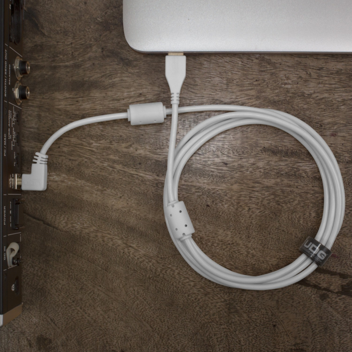 UDG Ultimate 1m Cable USB 2.0 White Angled [7]