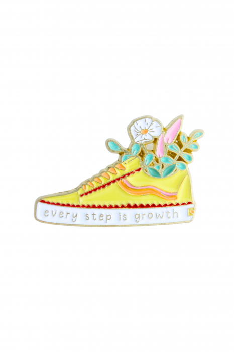 Pin Metalic Every Step Is Growth [1]