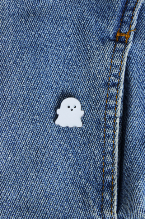 Pin Metalic Spooky Friend [2]