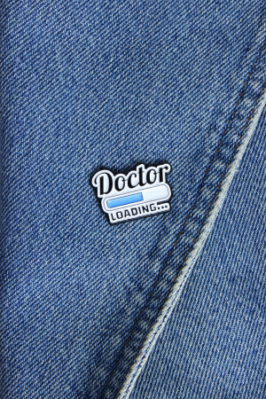 Pin Metalic Doctor [1]