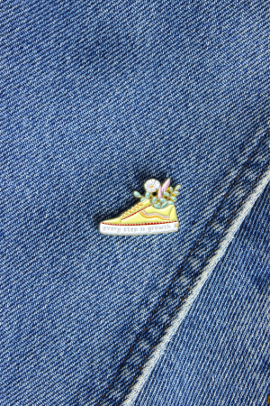 Pin Metalic Every Step Is Growth [1]