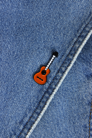 Pin Metalic Guitar [1]