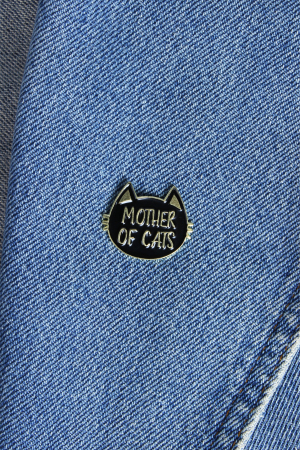 Pin Metalic Mother Of Cats [1]