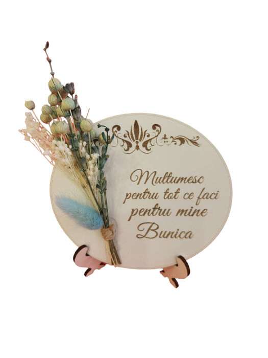 Martisor oval cu flori uscate și suport [2]