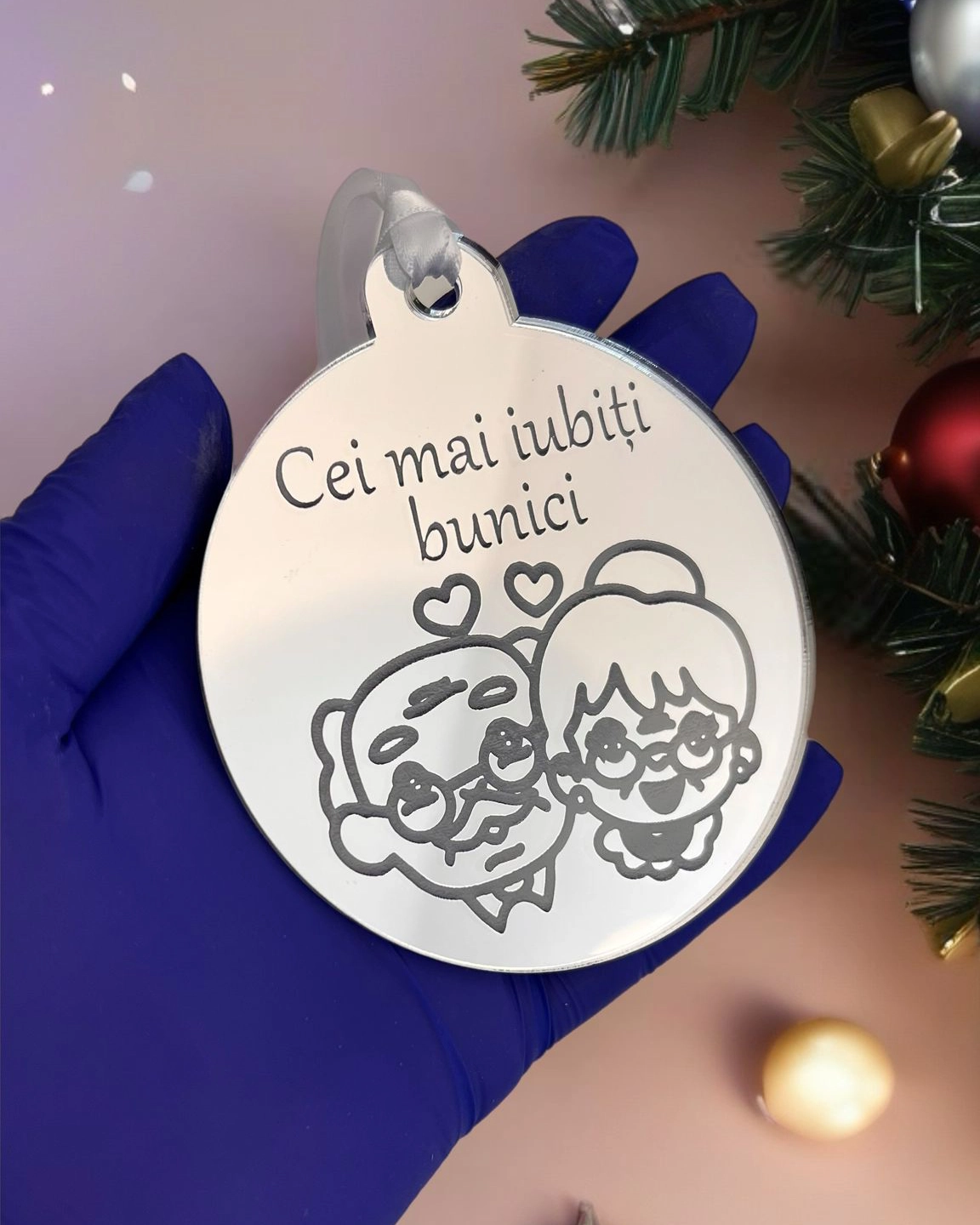 Globuri Personalizate - Glob personalizat de Crăciun pentru bunici – Plexiglass oglindă argintiu | Cadouri Lemn