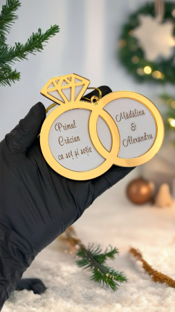 Globuri Crăciun - Glob personalizat “Primul Crăciun ca soț și soție” – plexiglass auriu
