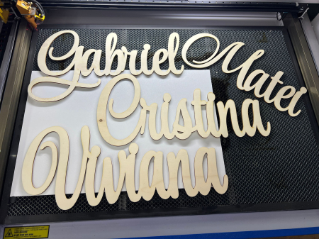 Nume din lemn personalizate pentru panouri foto și baloane - Pret 1 NUME [2]