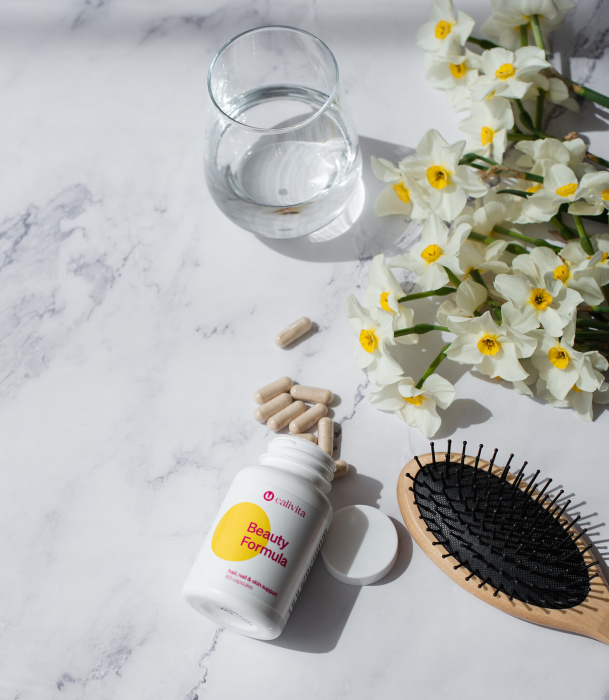 Beauty Formula CaliVita, regenerează şi fortifică structura firului de păr, 60 capsule + cutie pastile [3]