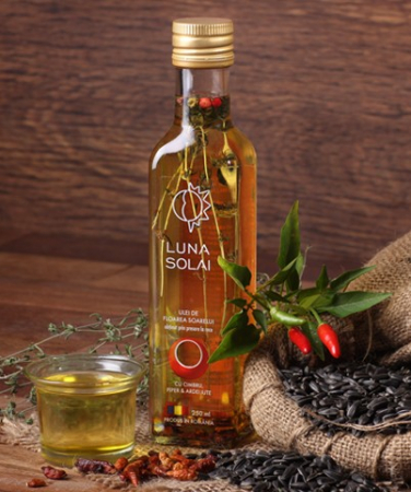 Ulei presat la rece - Ulei de floarea soarelui cu piper, ardei iute și cimbru 250 ml