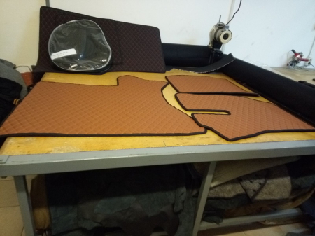 Covor auto imitatie piele romb dedicat VOLVO [3]