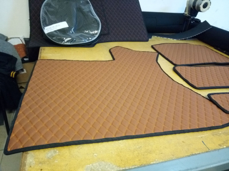 Covor auto imitatie piele romb dedicat VOLVO [4]