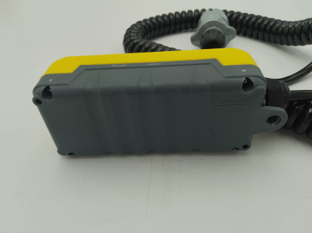 Telecomanda 3 butoane lifturi hidraulice Bar Cargolift [3]