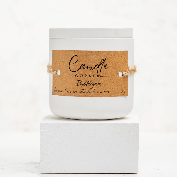 Lumanare parfumata handmade din ceara naturala de soia 100%, aroma de Bubblegum, Recipient ceramic alb, 150 g - Candle Corner [2]