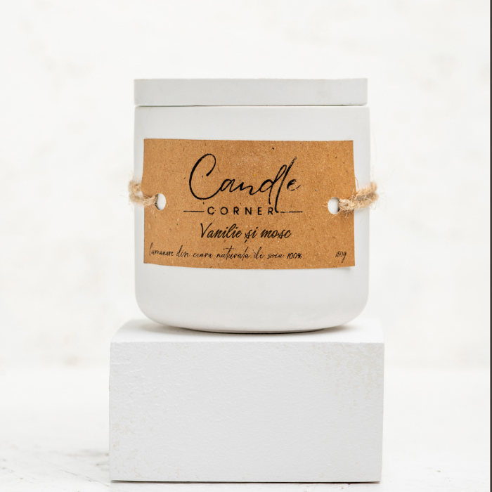 Lumanare handmade din ceara naturala de soia 100%, aroma Vanilie si mosc, Recipient ceramic alb, 150 g [8]