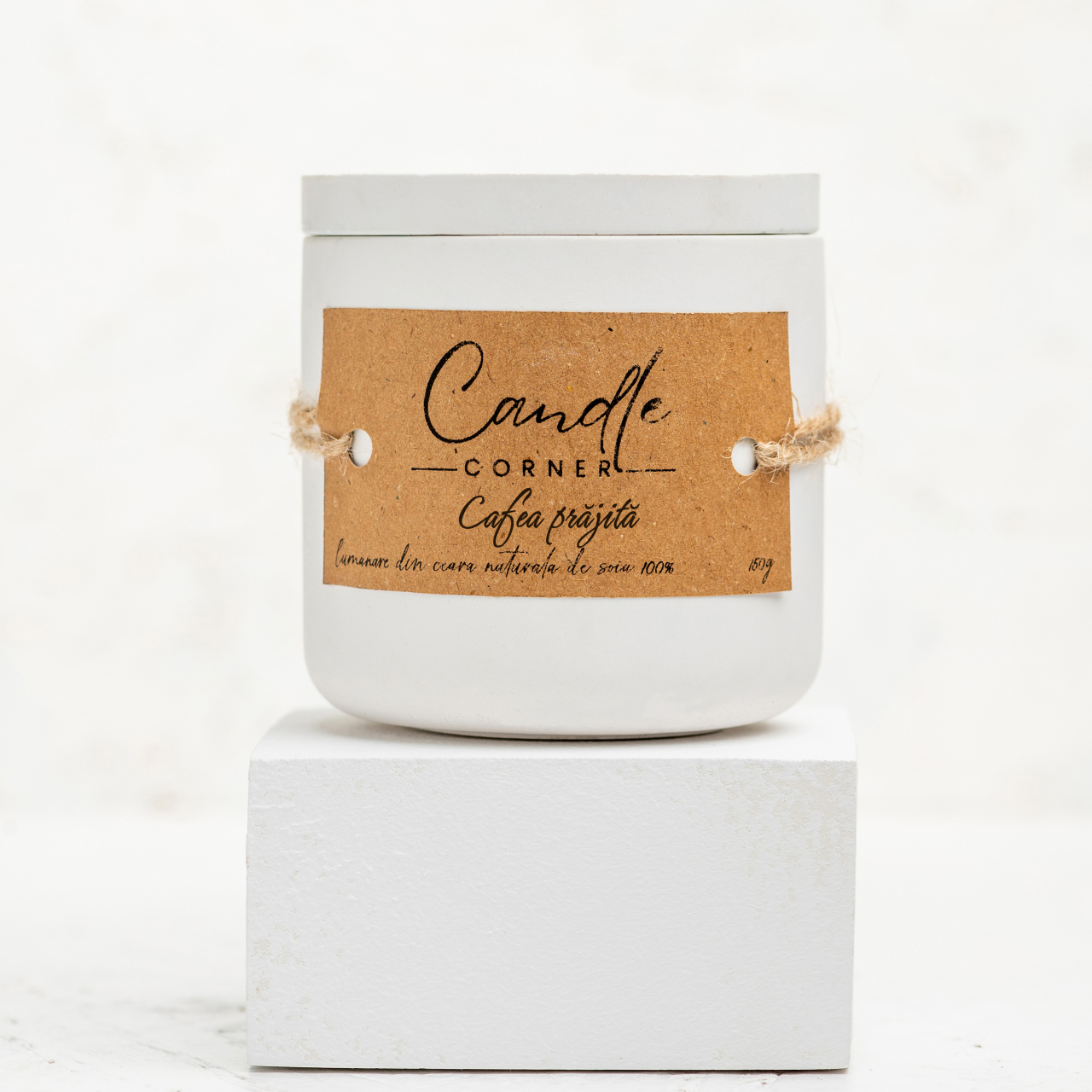 Lumanare parfumata handmade din ceara naturala de soia 100%, aroma de Cafea prajita, Recipient ceramic, 150 g [4]