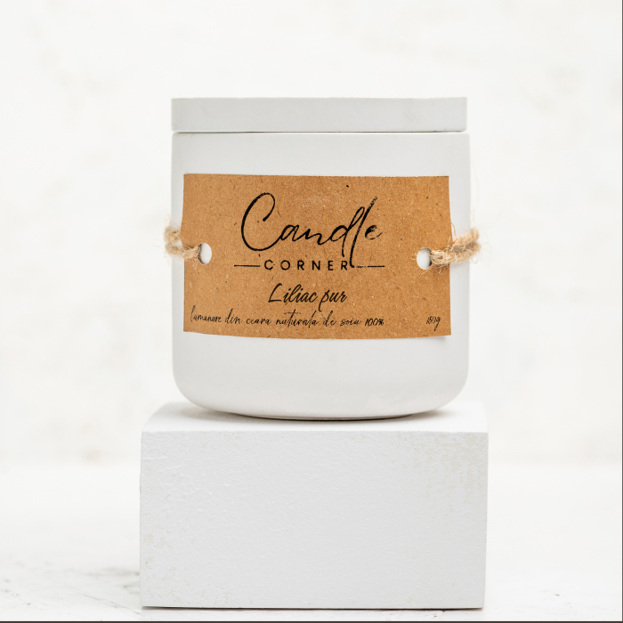 Lumanare parfumata handmade din ceara naturala de soia 100%, aroma Liliac Pur, Recipient ceramic alb, 150 g [3]