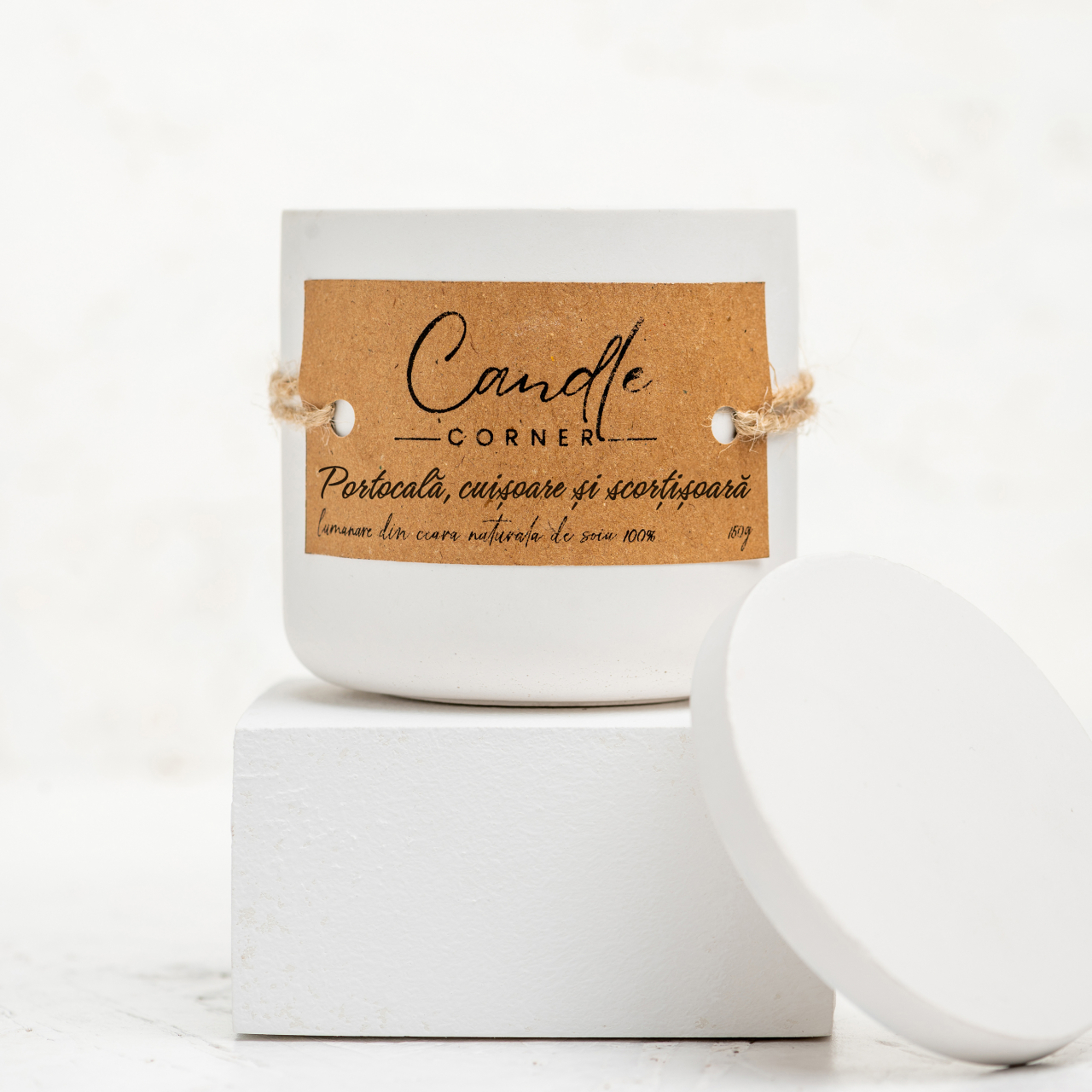Lumanare parfumata handmade din ceara naturala de soia 100%, aroma Portocala, cuisoare si scortisoasa, Recipient ceramic, 150 g [2]