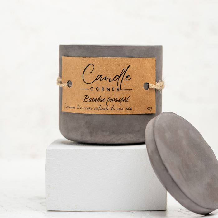 Lumanare parfumata handmade din ceara naturala de soia 100%, aroma Bumbac proaspat, Recipient ceramic alb, 150 g [2]